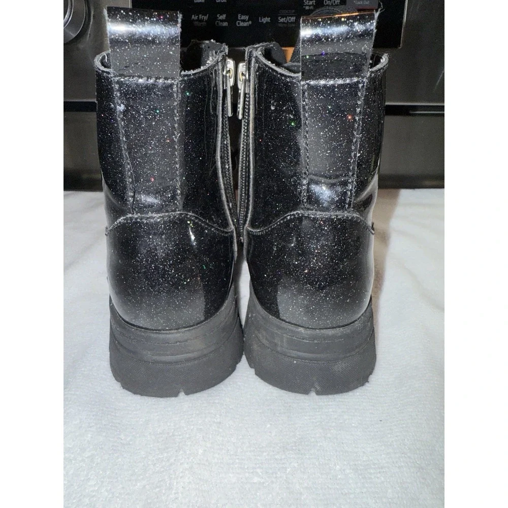 UGG kids ashton